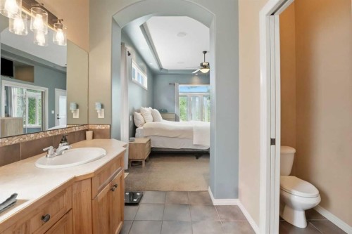 246 Addington Drive, Red Deer, AB - Indoor Photo Showing Bathroom