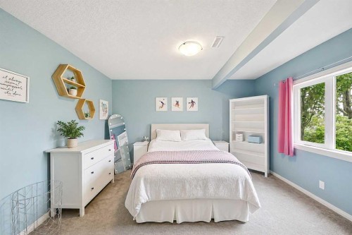 246 Addington Drive, Red Deer, AB - Indoor Photo Showing Bedroom