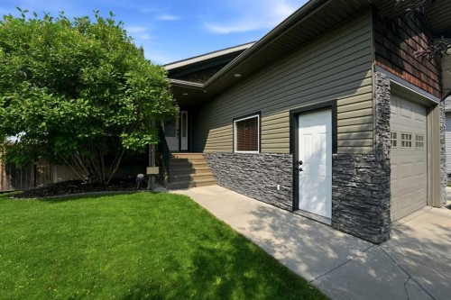 246 Addington Drive, Red Deer, AB - Outdoor
