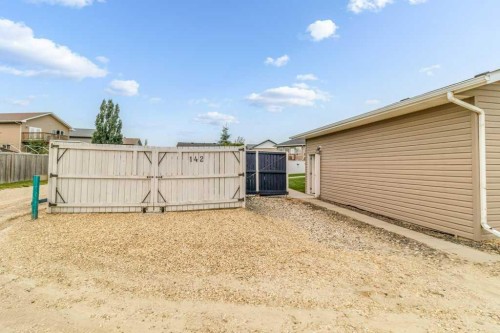 142 Ava Crescent, Blackfalds, AB 