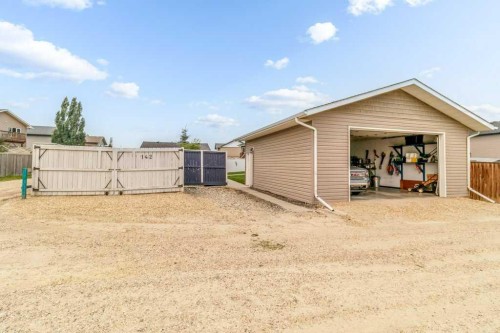 142 Ava Crescent, Blackfalds, AB 