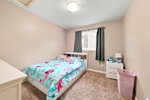184 Timberstone Way, Red Deer, AB - Indoor Photo Showing Bedroom