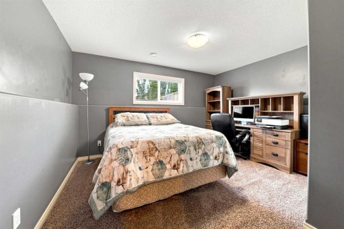 184 Timberstone Way, Red Deer, AB - Indoor Photo Showing Bedroom