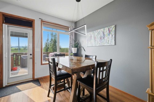 34 Wilkinson Circle, Sylvan Lake, AB - Indoor Photo Showing Dining Room