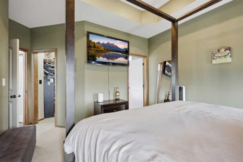 34 Wilkinson Circle, Sylvan Lake, AB - Indoor Photo Showing Bedroom