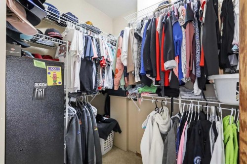34 Wilkinson Circle, Sylvan Lake, AB - Indoor With Storage