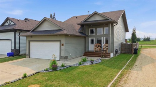 34 Wilkinson Circle, Sylvan Lake, AB - Outdoor With Facade