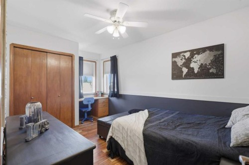 21 Leung Close, Red Deer, AB - Indoor Photo Showing Bedroom