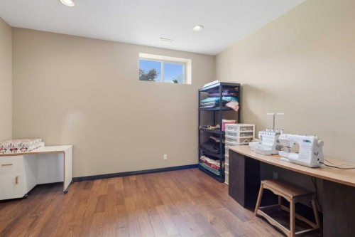 21 Leung Close, Red Deer, AB - Indoor Photo Showing Other Room
