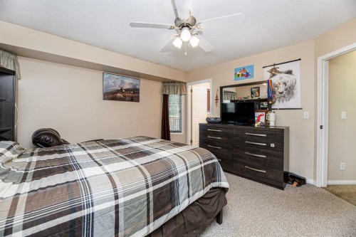 4618 55 Avenue, Lacombe, AB - Indoor Photo Showing Bedroom