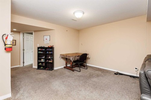 4618 55 Avenue, Lacombe, AB - Indoor