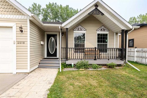 4618 55 Avenue, Lacombe, AB - Outdoor With Facade
