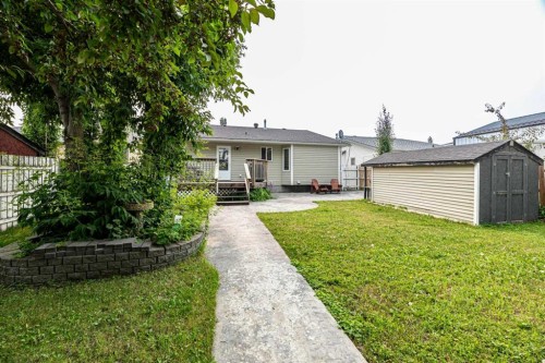 4618 55 Avenue, Lacombe, AB - Outdoor