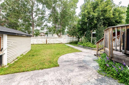 4618 55 Avenue, Lacombe, AB - Outdoor