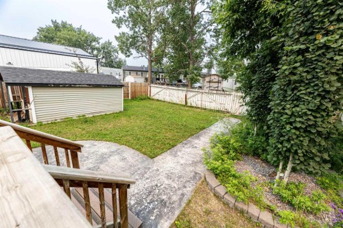 4618 55 Avenue, Lacombe, AB - Outdoor