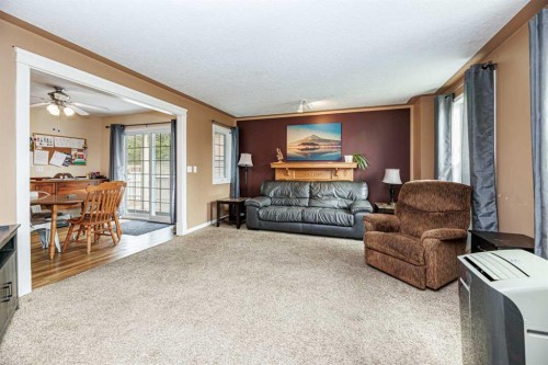 4618 55 Avenue, Lacombe, AB - Indoor