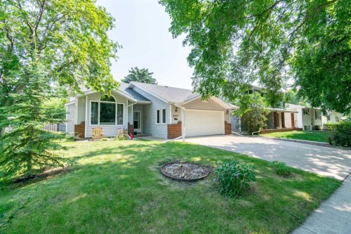 4907 53 Street  Stettler, AB T4K 1A9