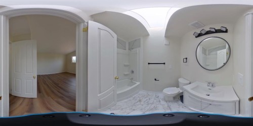 1028 James Crescent Nw, Edmonton, AB - Indoor Photo Showing Bathroom