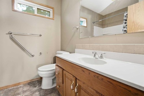 4625 48 Street, Red Deer, AB - Indoor Photo Showing Bathroom