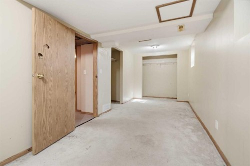 4625 48 Street, Red Deer, AB - Indoor Photo Showing Other Room