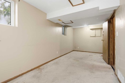 4625 48 Street, Red Deer, AB - Indoor Photo Showing Other Room