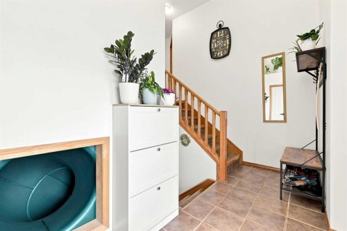 118 Oak Drive, Red Deer, AB - Indoor Photo Showing Other Room