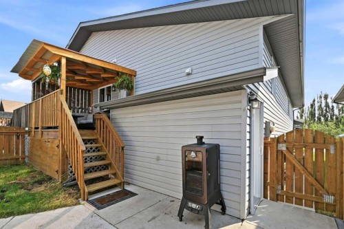118 Oak Drive, Red Deer, AB - Outdoor With Deck Patio Veranda With Exterior