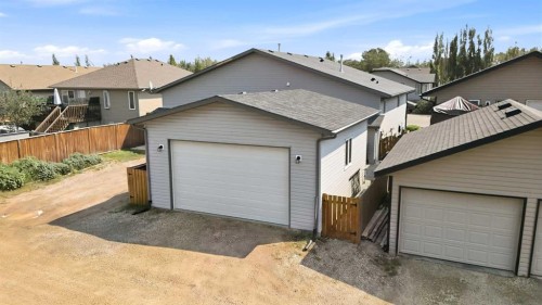 118 Oak Drive, Red Deer, AB - Outdoor With Exterior