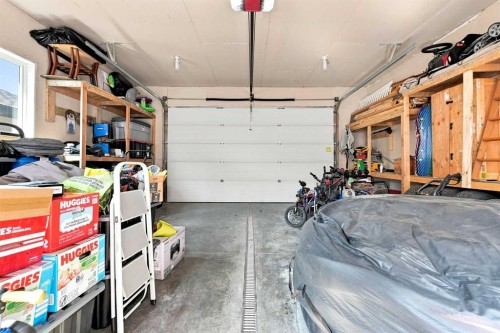 118 Oak Drive, Red Deer, AB - Indoor Photo Showing Garage