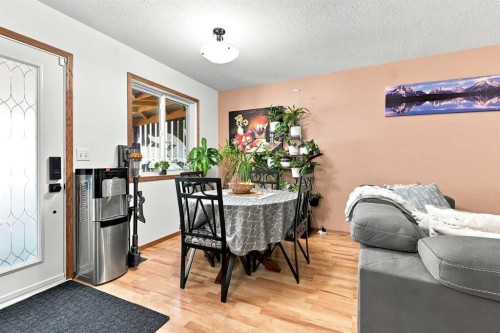 118 Oak Drive, Red Deer, AB - Indoor Photo Showing Other Room