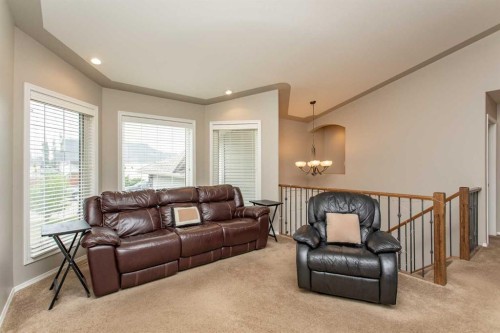 64 Camille Gate, Blackfalds, AB - Indoor Photo Showing Living Room