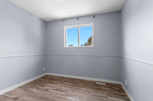 204 Northey Avenue, Red Deer, AB - Indoor Photo Showing Other Room