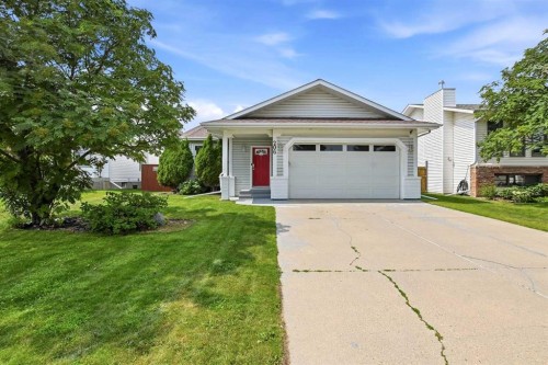 206 Davison Drive, Red Deer, AB - Outdoor With Facade