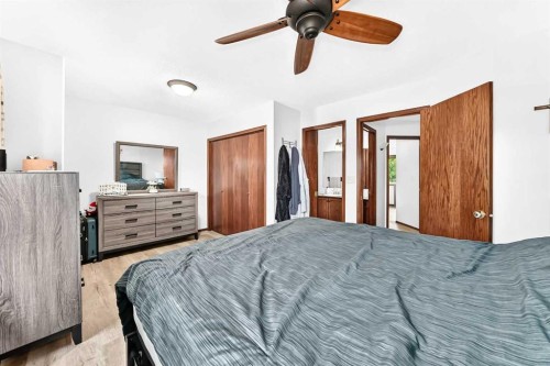 13 Westglen Boulevard, Blackfalds, AB - Indoor Photo Showing Bedroom