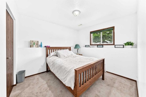 13 Westglen Boulevard, Blackfalds, AB - Indoor Photo Showing Bedroom