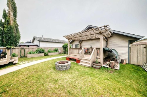 13 Westglen Boulevard, Blackfalds, AB - Outdoor With Deck Patio Veranda