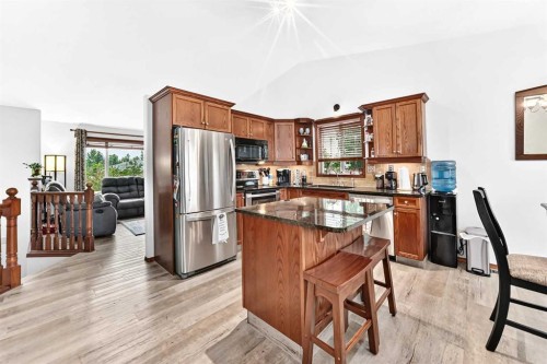 13 Westglen Boulevard, Blackfalds, AB - Indoor Photo Showing Kitchen