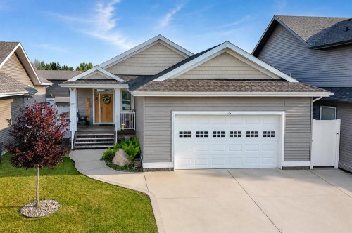 3903 49 Avenue  Ponoka, AB T4J 0B6
