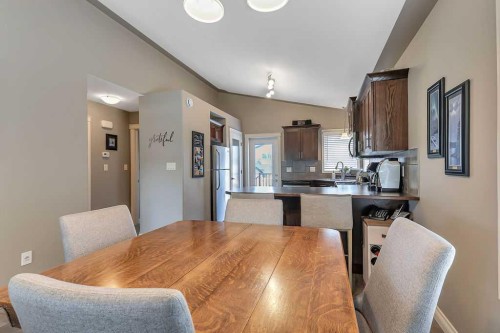 212 Cedar Square, Blackfalds, AB - Indoor Photo Showing Other Room