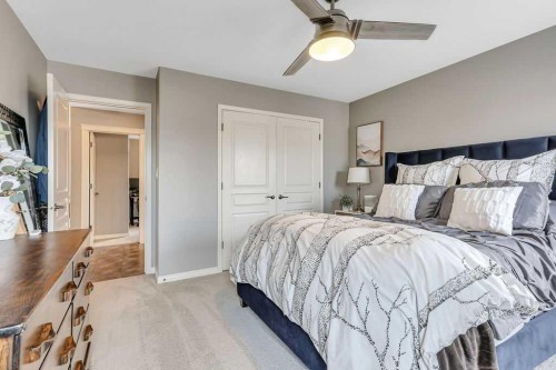 212 Cedar Square, Blackfalds, AB - Indoor Photo Showing Bedroom