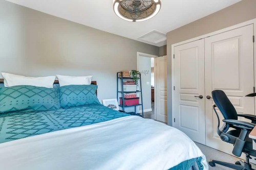 212 Cedar Square, Blackfalds, AB - Indoor Photo Showing Bedroom