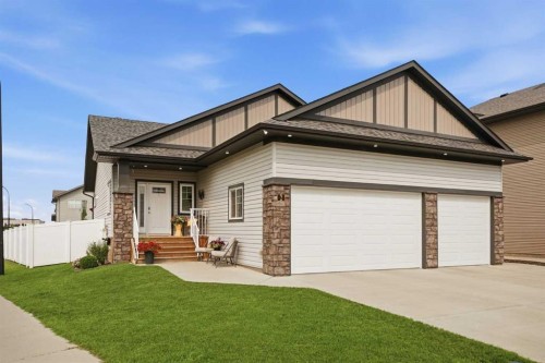 2 Traynor Close, Red Deer, AB - Outdoor
