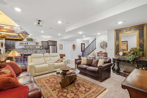 2 Traynor Close, Red Deer, AB - Indoor Photo Showing Living Room