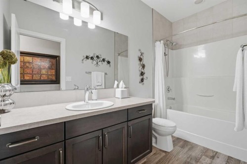2 Traynor Close, Red Deer, AB - Indoor Photo Showing Bathroom