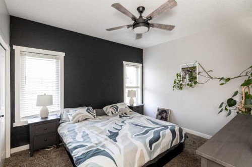 19 Hanson Green, Penhold, AB - Indoor Photo Showing Bedroom