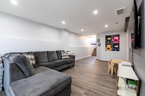 19 Hanson Green, Penhold, AB - Indoor