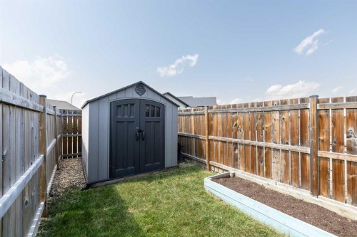 19 Hanson Green, Penhold, AB - Outdoor