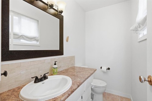 67 Sherwood Crescent, Red Deer, AB - Indoor Photo Showing Bathroom
