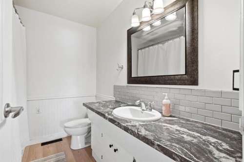 67 Sherwood Crescent, Red Deer, AB - Indoor Photo Showing Bathroom