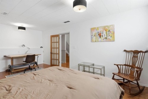 67 Sherwood Crescent, Red Deer, AB - Indoor Photo Showing Bedroom